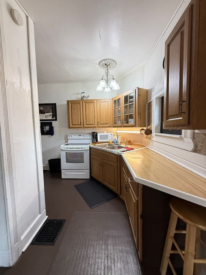 813 N 8th St #1 - Photo 3 of 12