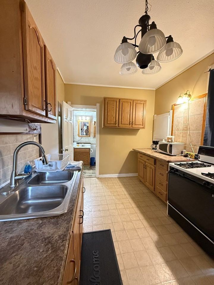 813 N 8th St #2 - Photo 2 of 12