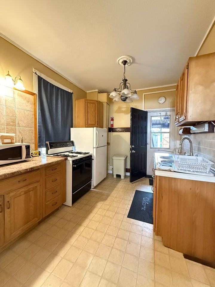 813 N 8th St #2 - Photo 3 of 12