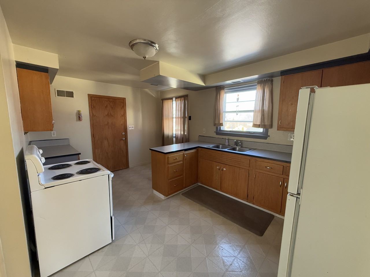 2428 13th Ave #2 - Photo 3 of 12