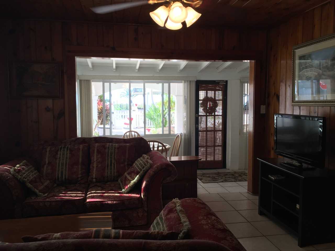 18301 Sunset Blvd - Photo 3 of 14