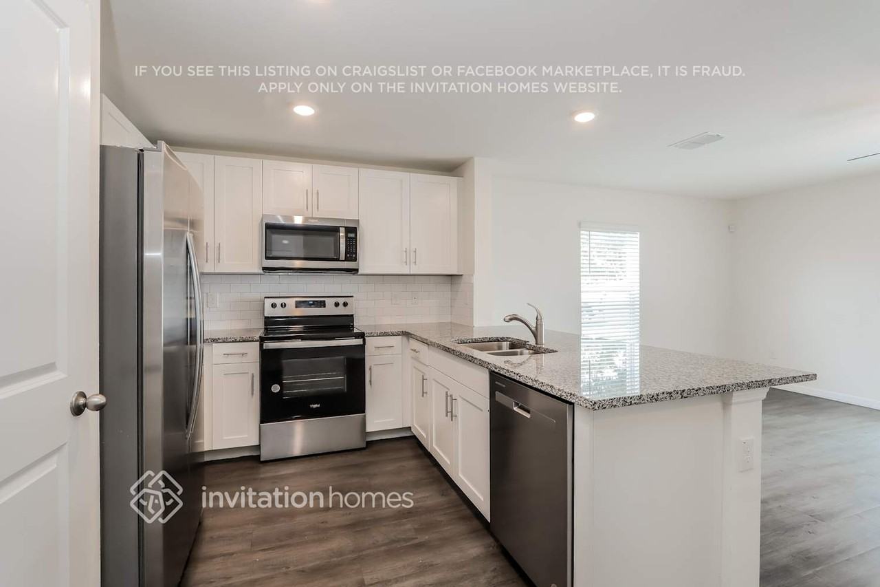 3627 Fulton Ferry Ln - Photo 6 of 18