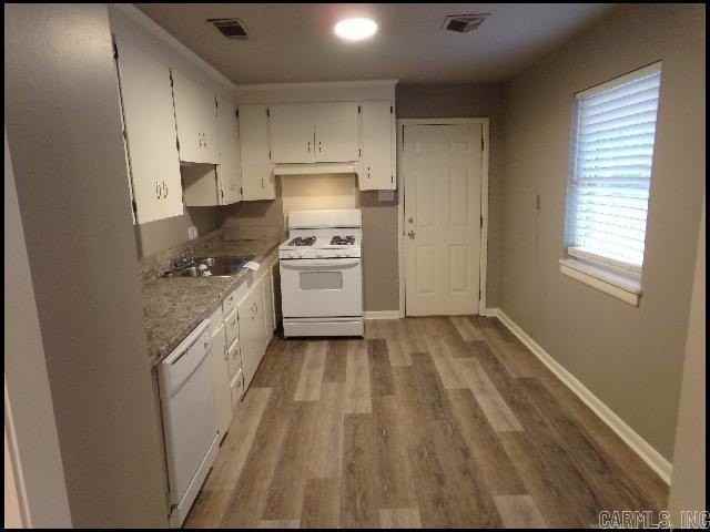 58 Berkshire Dr - Photo 4 of 21