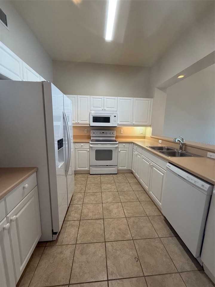 5125 Melbourne St - Photo 7 of 27