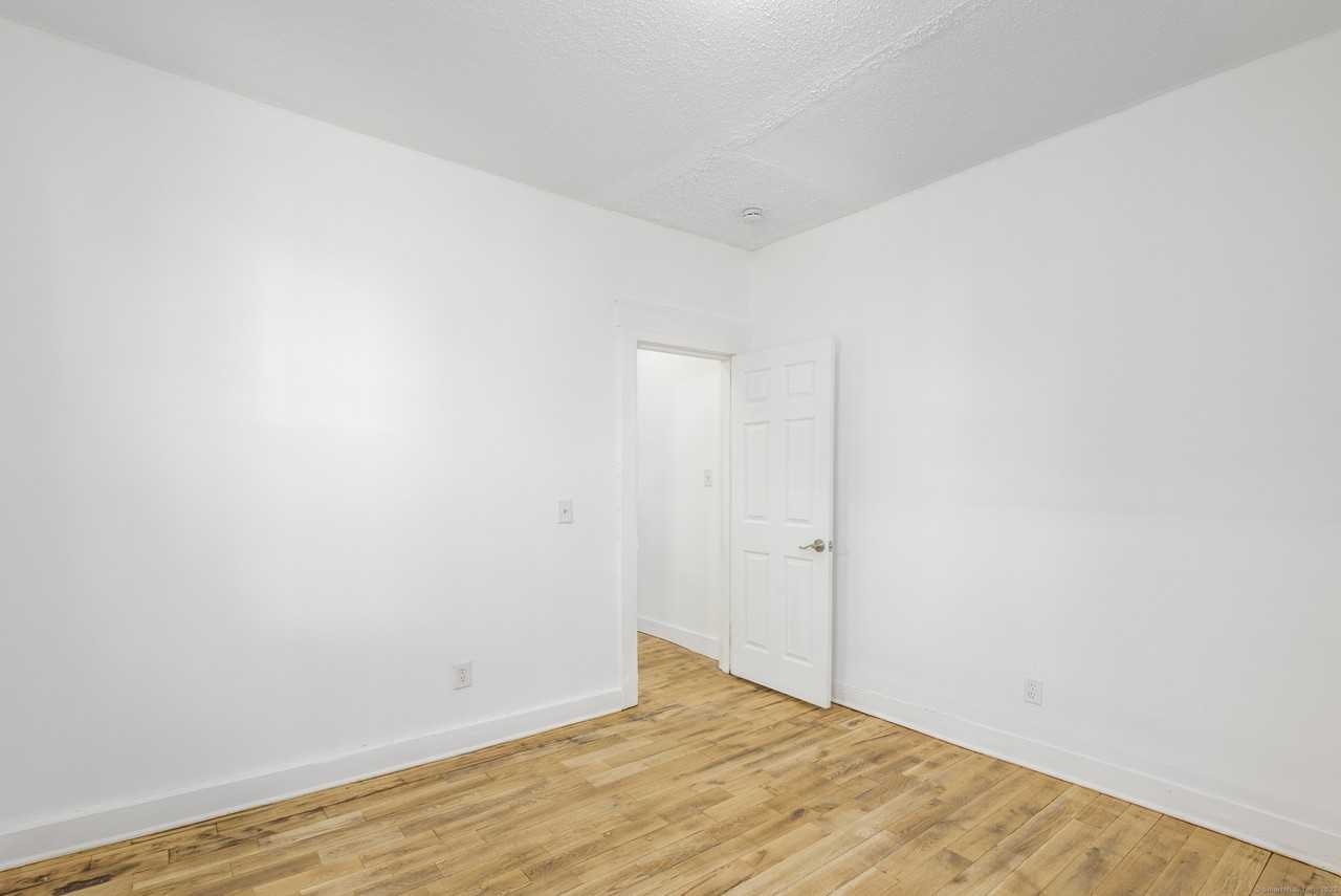 517 Winchester Ave #2 - Photo 5 of 11