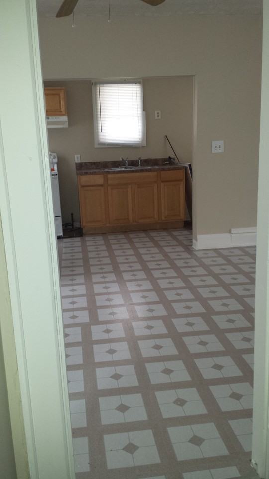 2313 Ridgeway Ave - Photo 3 of 16