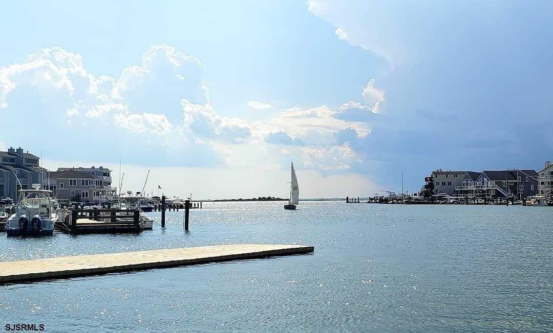 618 Bayshore Avenue - Photo 2 of 50