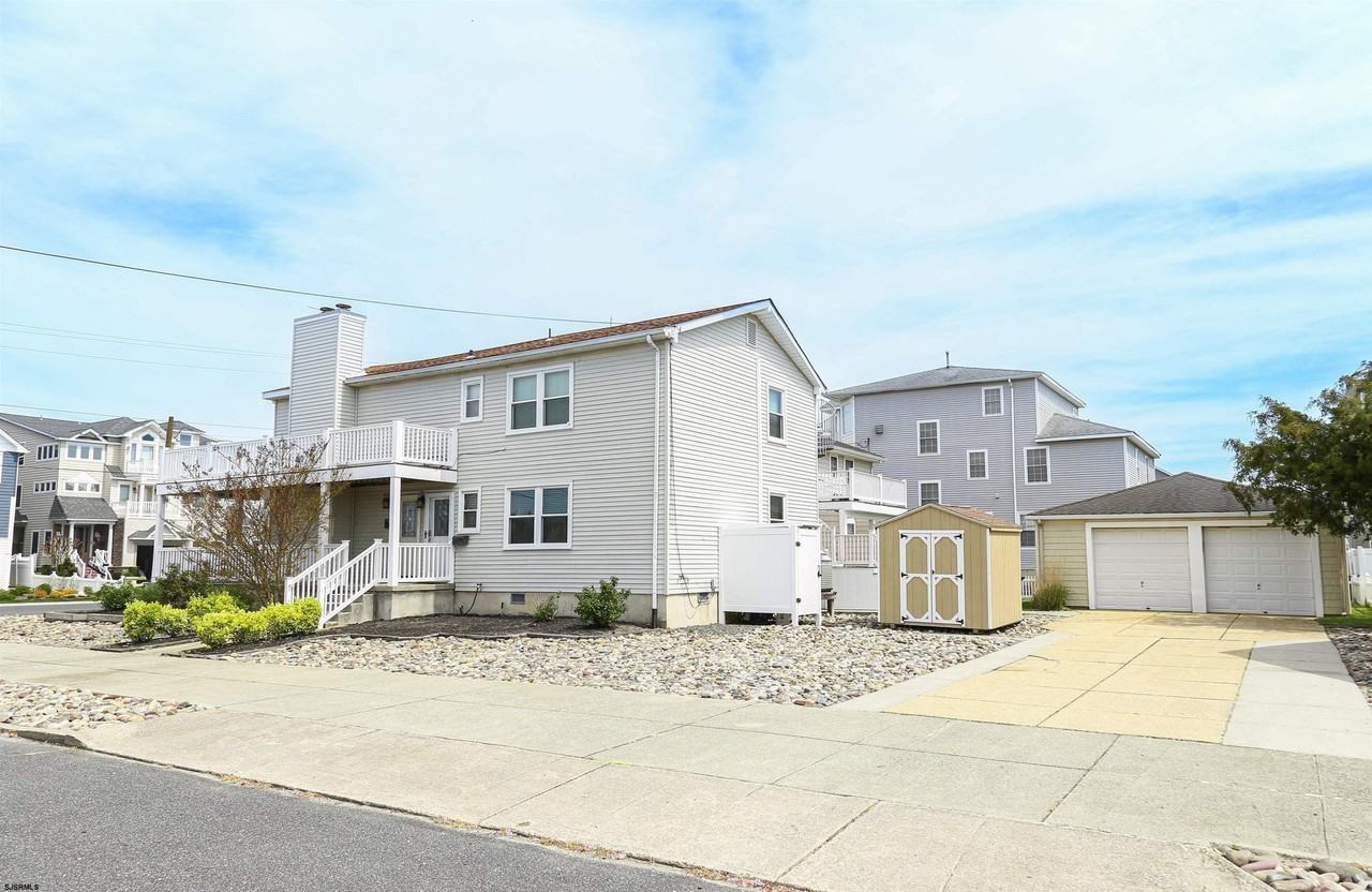 618 Bayshore Avenue - Photo 4 of 50