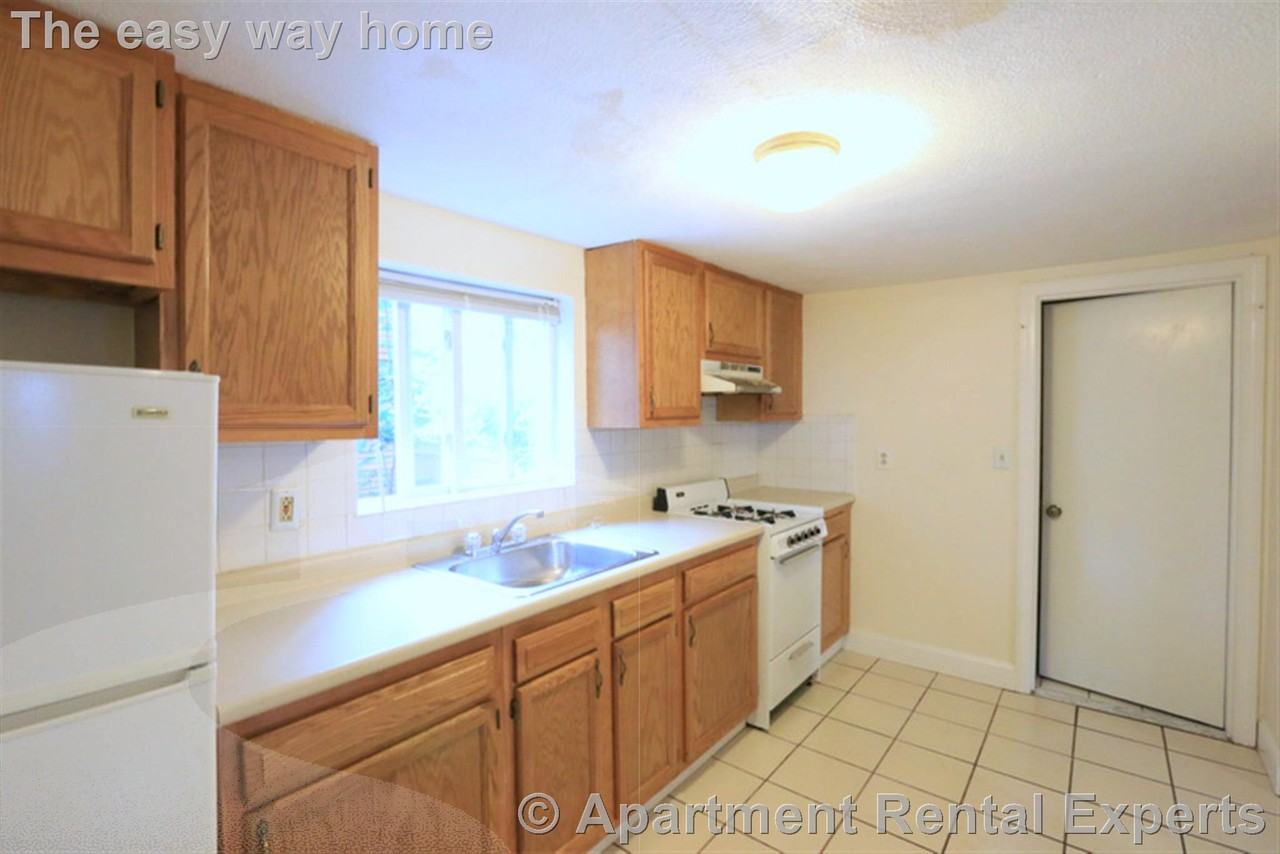 128 Pine St #1 - Photo 2 of 8