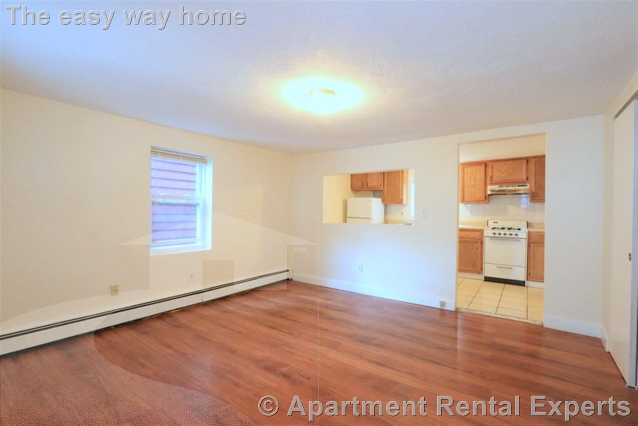 128 Pine St #1 - Photo 3 of 8