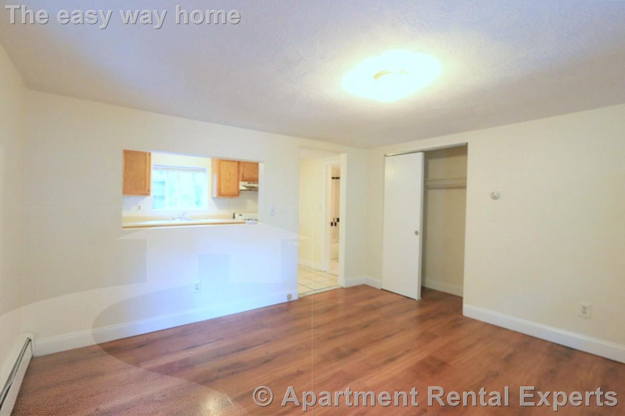 128 Pine St #1 - Photo 4 of 8