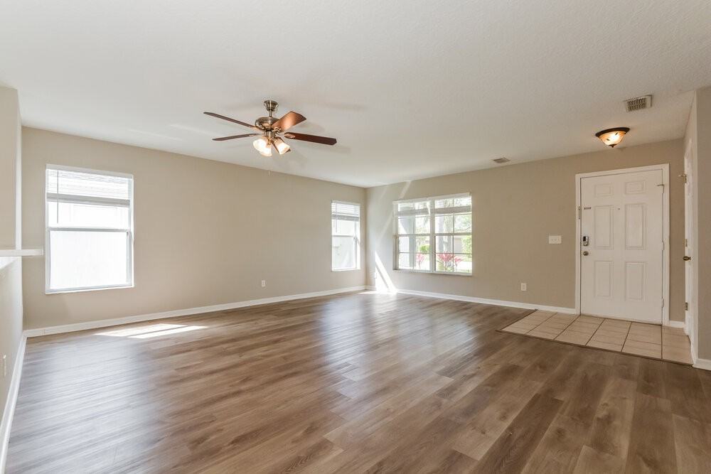 3905 Lone Eagle Pl - Photo 4 of 16
