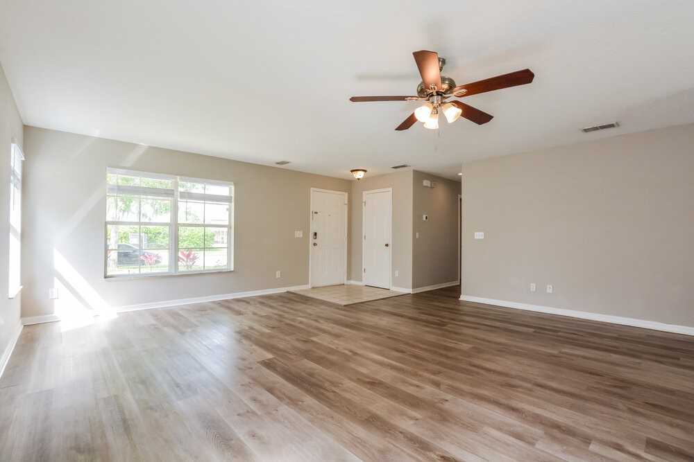3905 Lone Eagle Pl - Photo 5 of 16