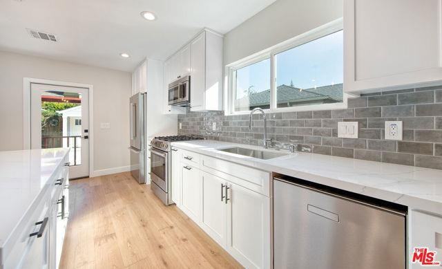 4110 Lincoln Ave - Photo 2 of 8