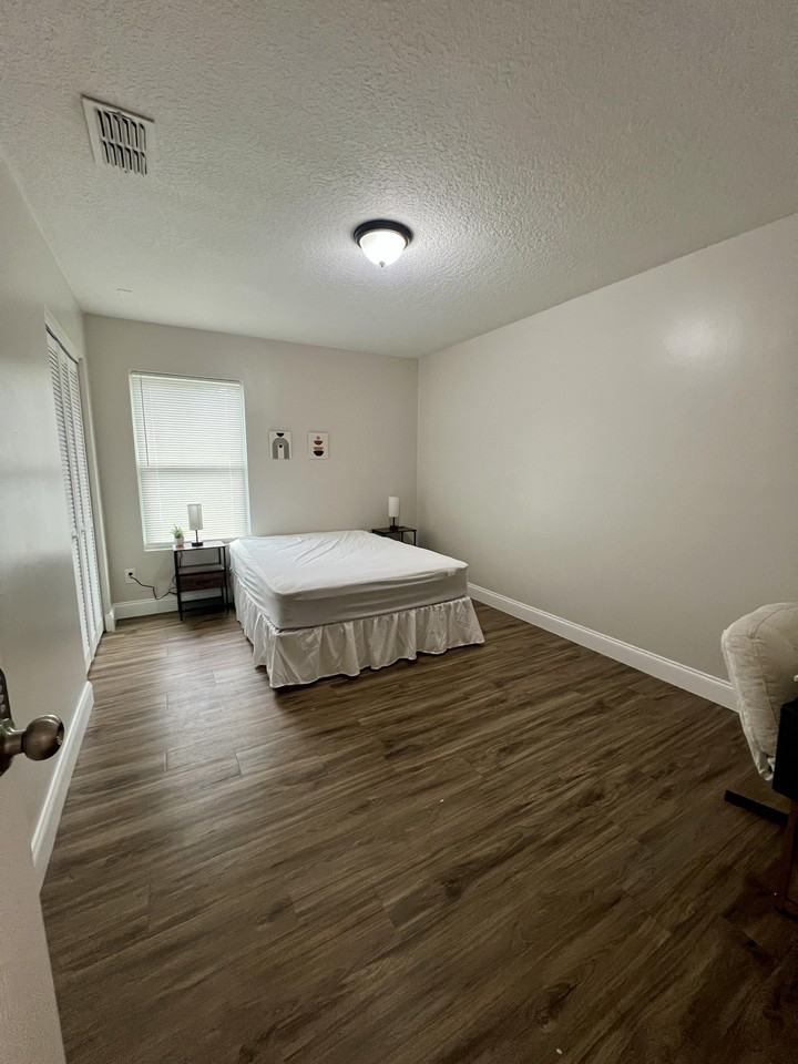 Schumacher Ave - Photo 7 of 9