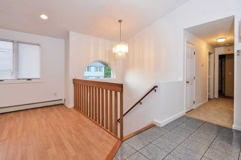 25 Pinewood Ave - Photo 3 of 20