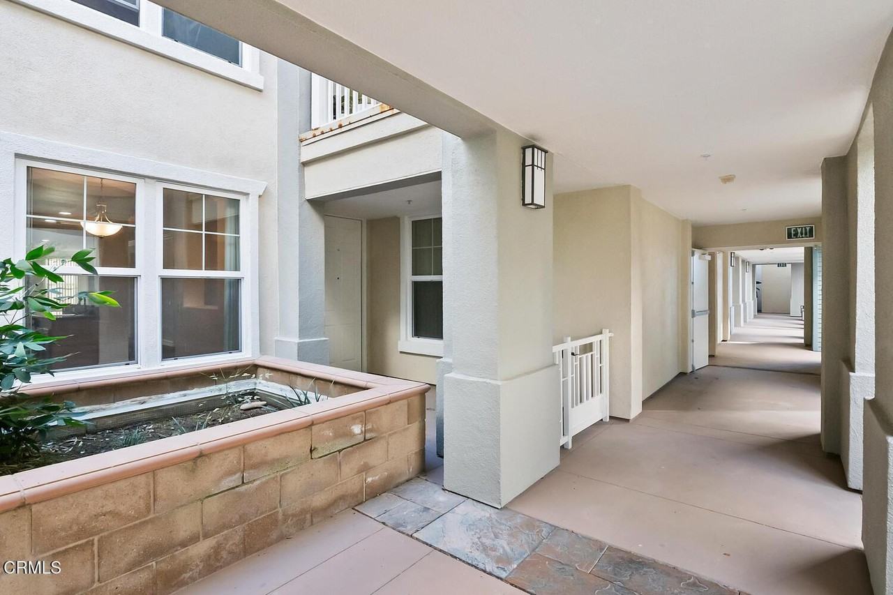 1525 Windshore Way - Photo 3 of 46