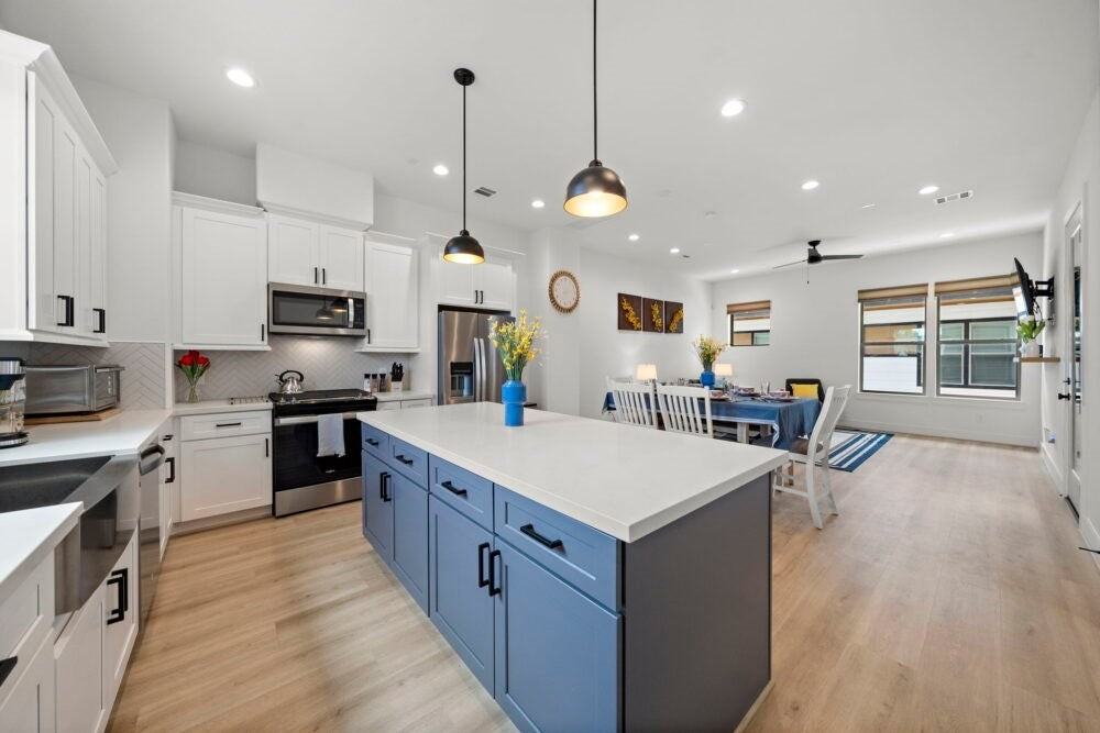 2331 Eagle St - Photo 4 of 26