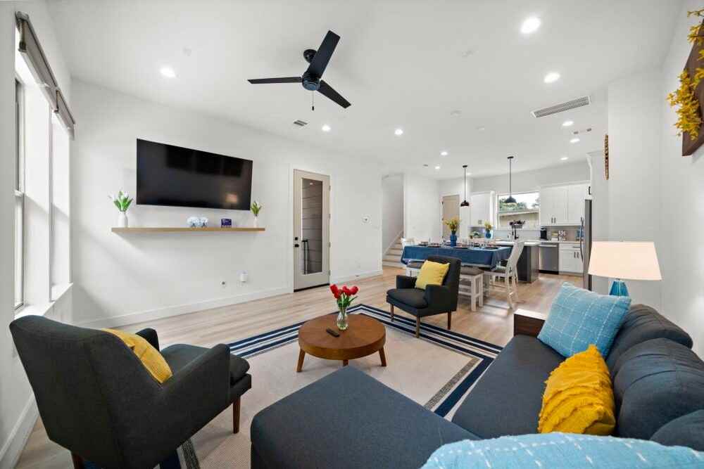 2331 Eagle St - Photo 6 of 26