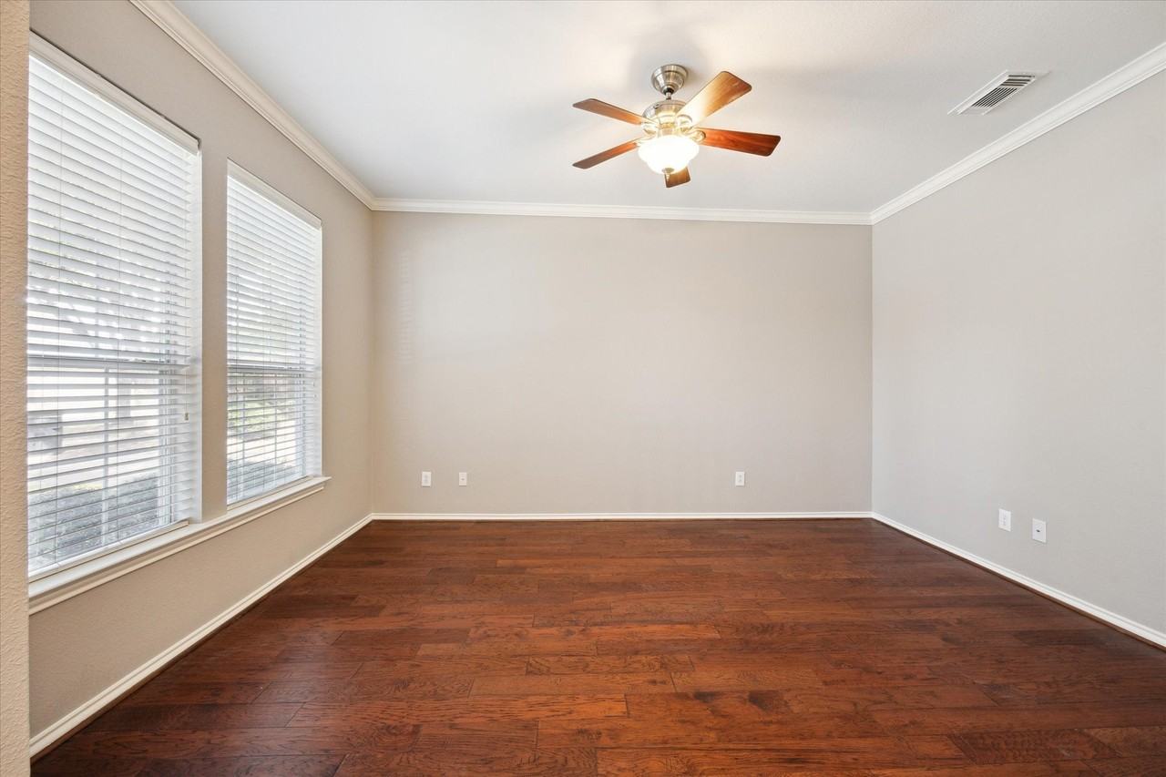 4507 Longmont Park Ct - Photo 6 of 32