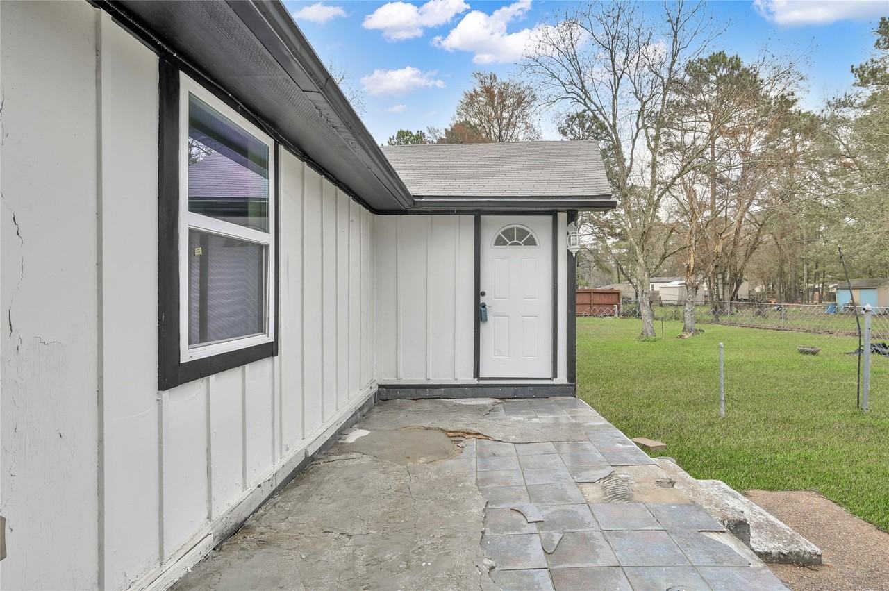 29906 Hunters Rd - Photo 2 of 22