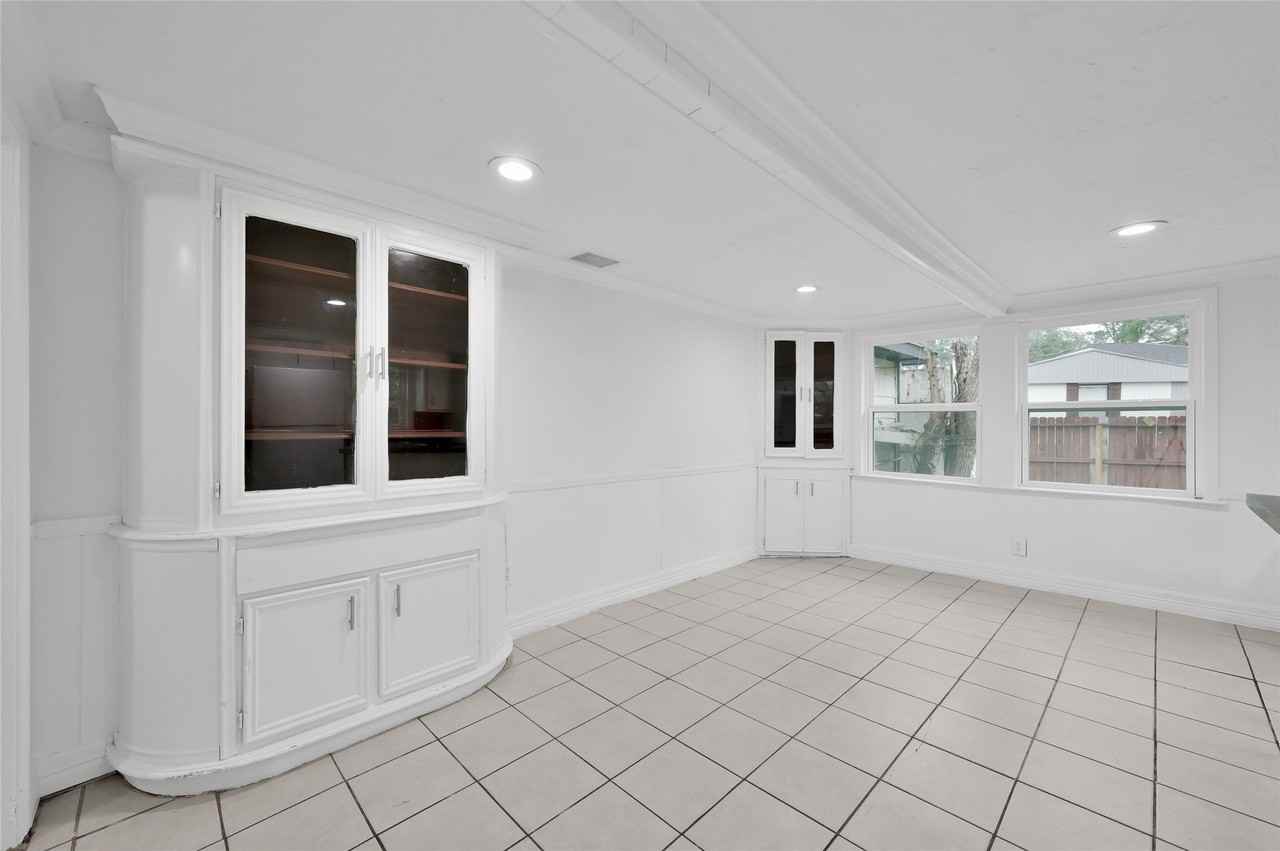 29906 Hunters Rd - Photo 6 of 22