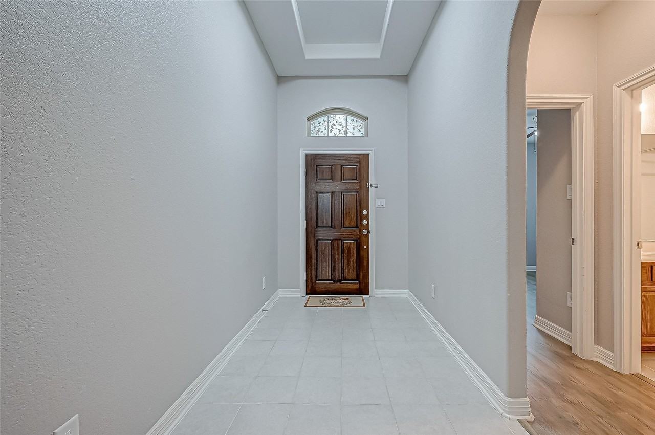 10534 Paula Bluff Ln - Photo 7 of 50