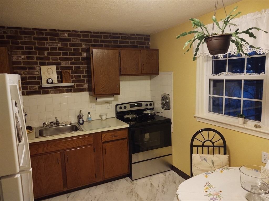 148 Boston Post Rd W - Photo 7 of 20