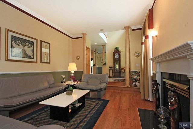 79 Pheasant Run - Photo 3 of 25