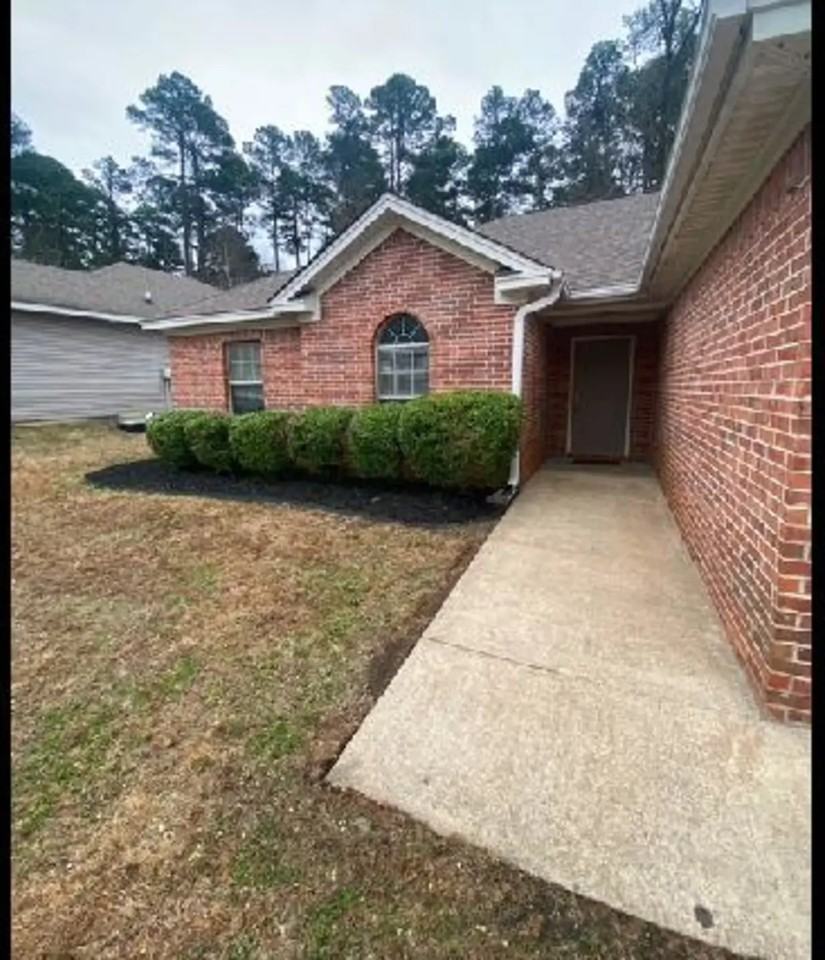 502 Wisteria Dr - Photo 2 of 10