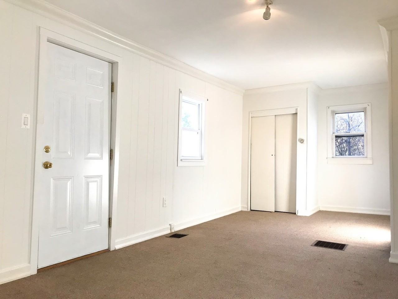 1812 River Rd - Photo 2 of 10