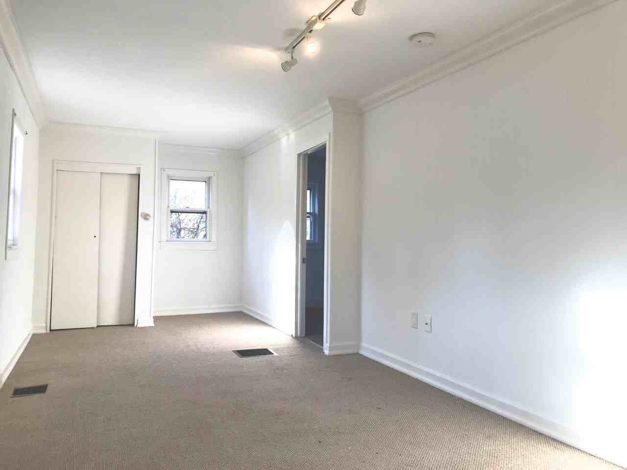 1812 River Rd - Photo 3 of 10