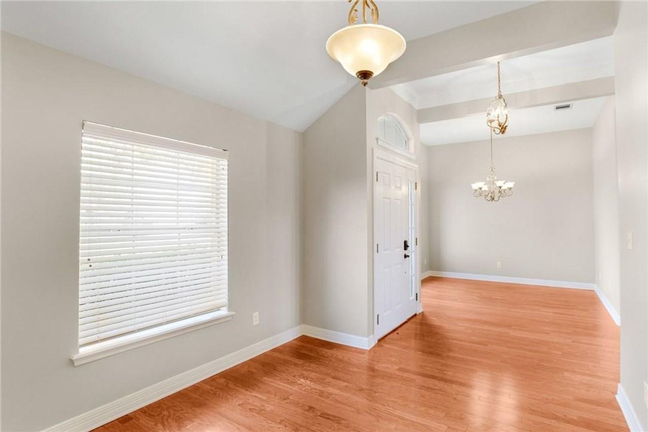 328 Fletcher Dr - Photo 3 of 20