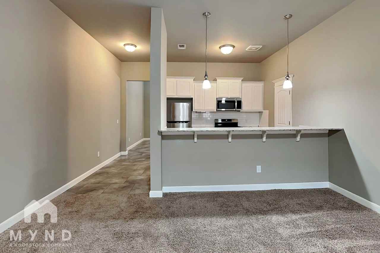 18107 Manera Way - Photo 3 of 31
