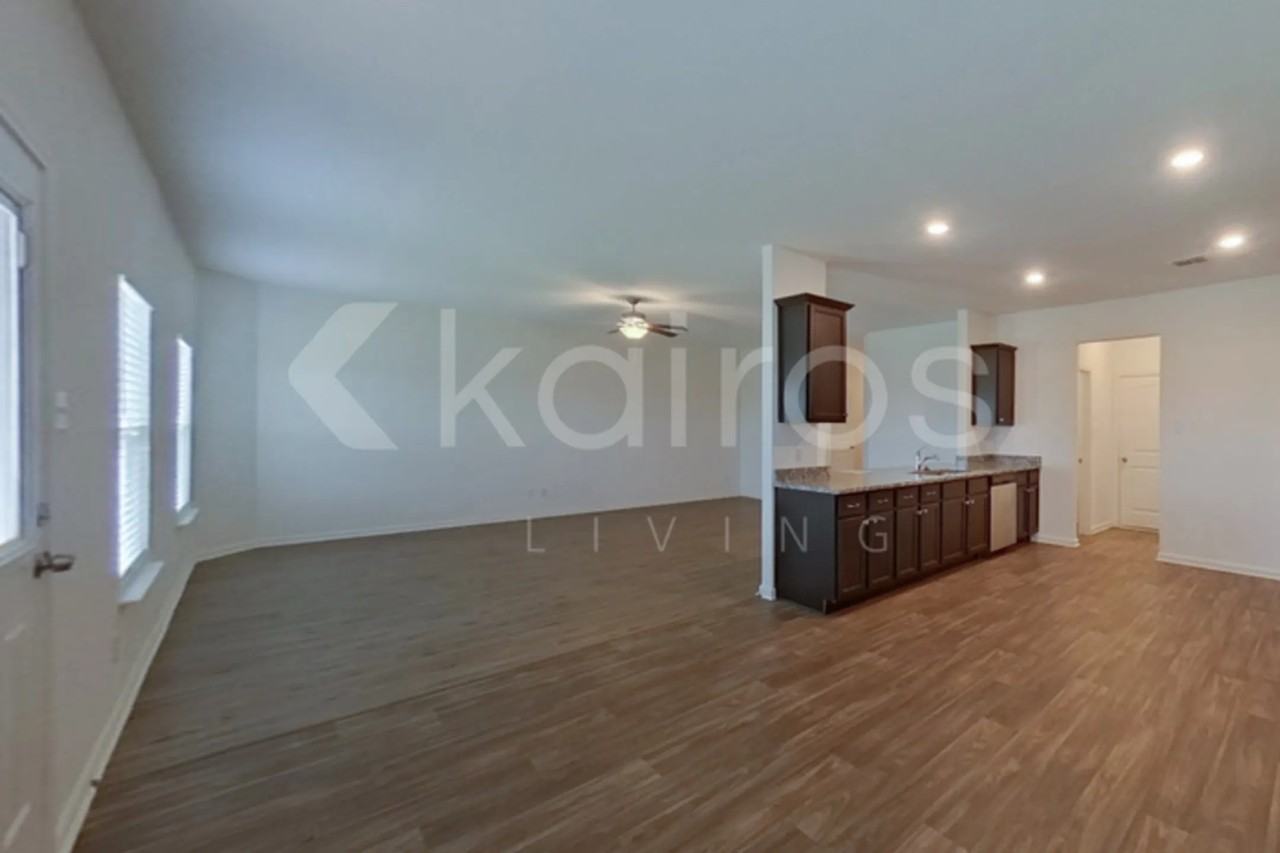 906 Shady Brk - Photo 2 of 24