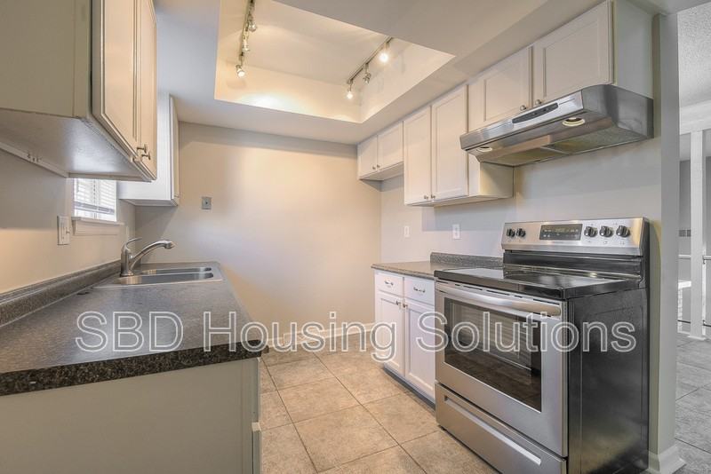 6621 E 128th St - Photo 5 of 12