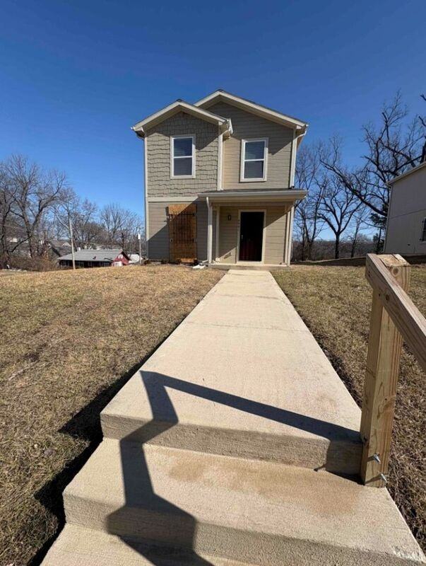 4001 Brooklyn Ave - Photo 2 of 30