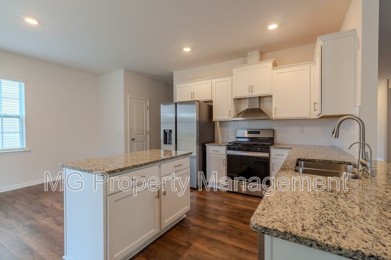 11021 Austin Estates Dr - Photo 3 of 20