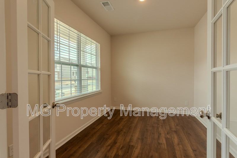 11021 Austin Estates Dr - Photo 5 of 20