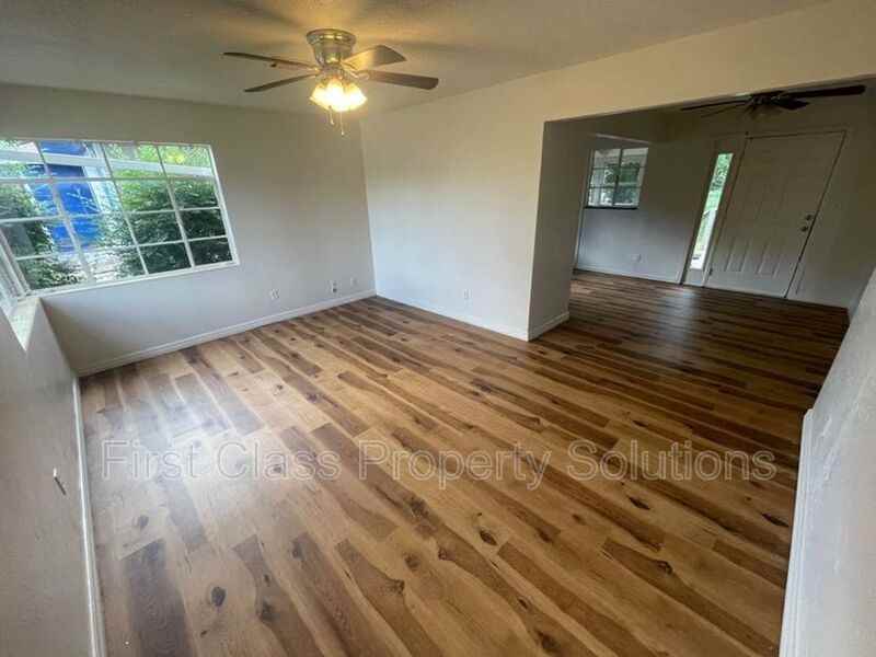 1129 Nw 81st St - Photo 3 of 23