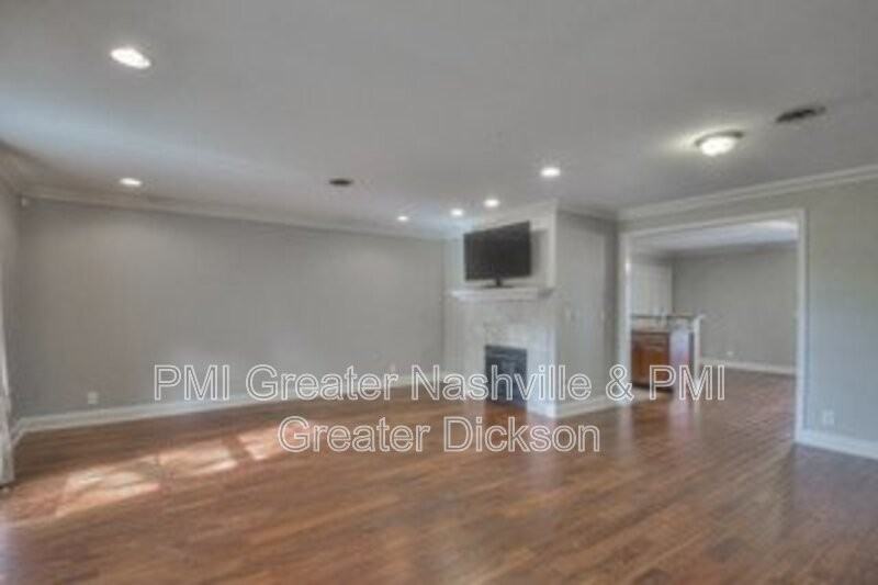 401 Plantation Ct - Photo 3 of 35