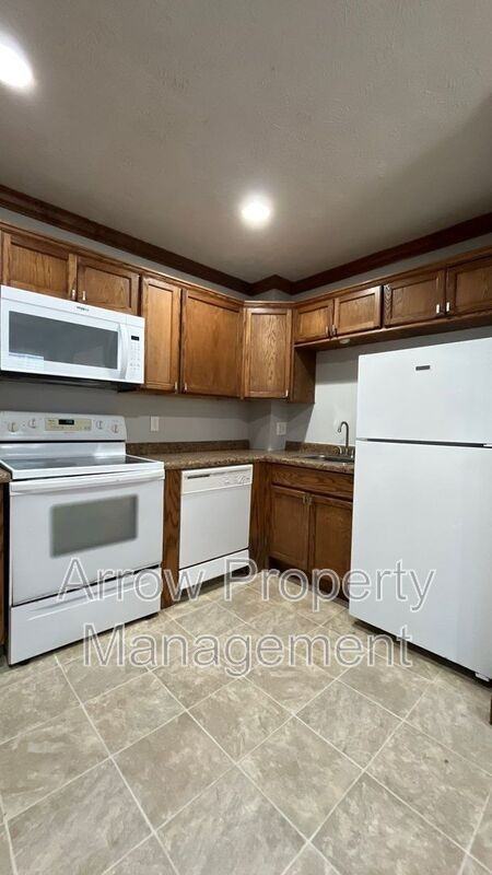 2829 S St #2 - Photo 2 of 17