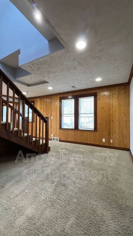 2829 S St #2 - Photo 4 of 17