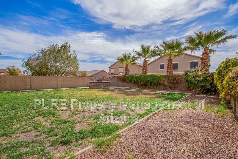 17753 W Caribbean Ln - Photo 6 of 40