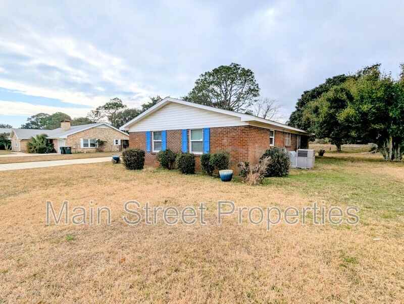 5065 Shoshone Dr - Photo 3 of 32