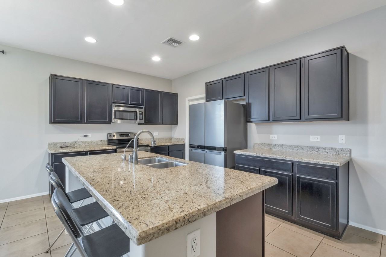 8431 N Mountain Stone Pine Way - Photo 6 of 27