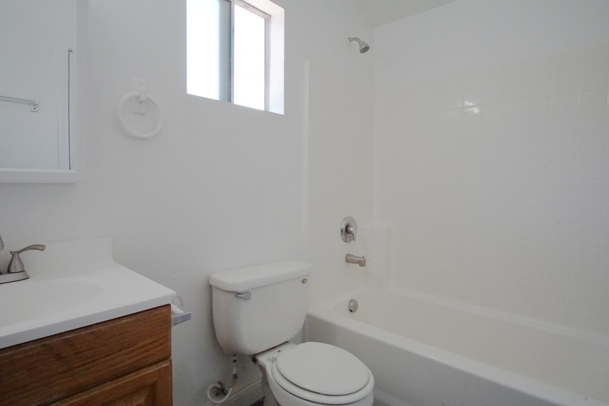 5261 Tipton St - Photo 4 of 25