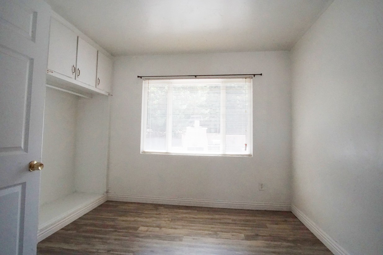 5261 Tipton St - Photo 5 of 25