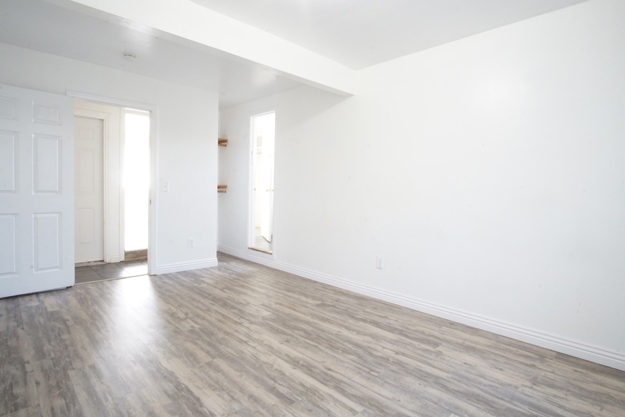 5261 Tipton St - Photo 7 of 25