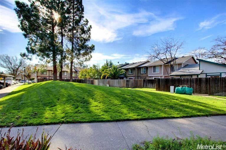 119 Fairgrounds Dr - Photo 2 of 18